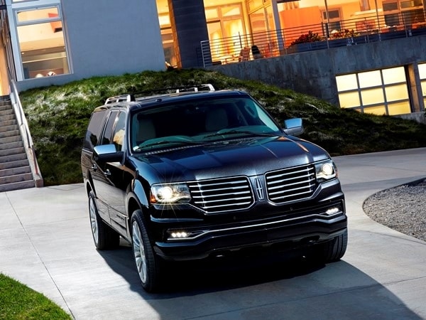 15lincolnnavigator_08_hr-600-600-001