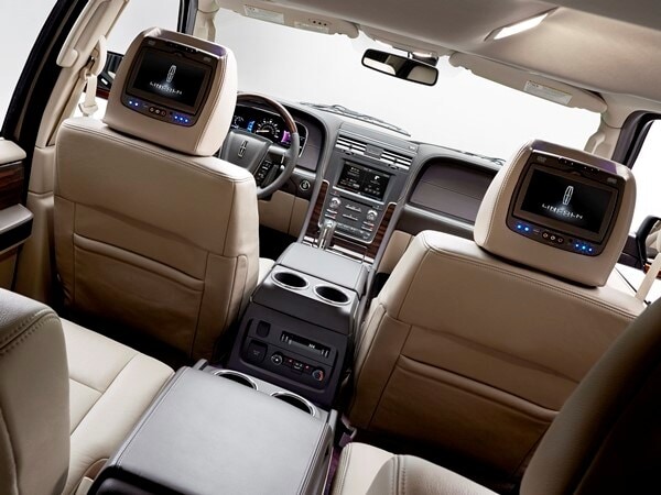 15lincolnnavigator_16_hr-600-600-001