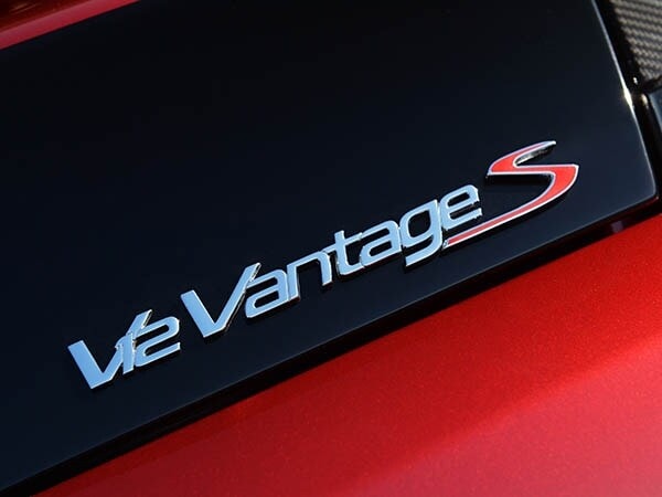 2015-aston-martin-v12-vantage-s-roadster-exterior-14-600-001