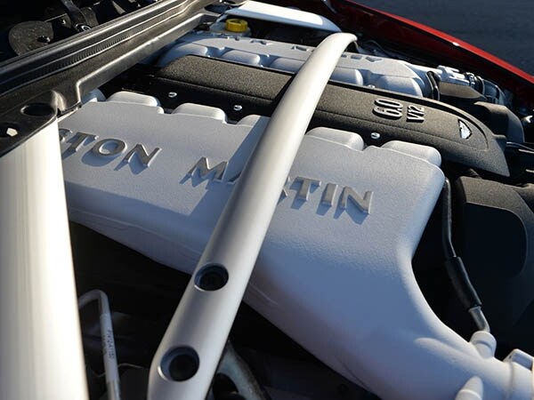 2015-aston-martin-v12-vantage-s-roadster-exterior-16-600-001