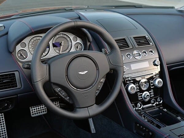 2015-aston-martin-v12-vantage-s-roadster-interior-02-600-001