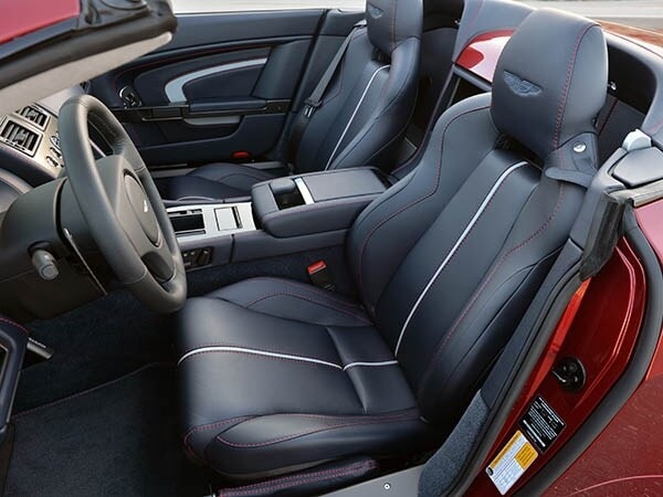 2015-aston-martin-v12-vantage-s-roadster-interior-03-600-001