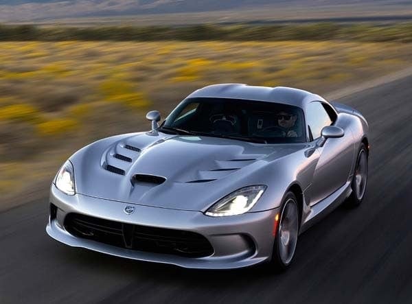 2015-dodge-viper-srt-gt-front-action1-600-001