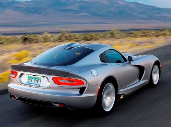 2015-dodge-viper-srt-gt-rear-action1-600-001