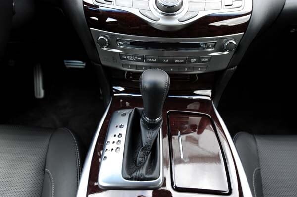 2015-infiniti-q70-and-q70l-15-600-001