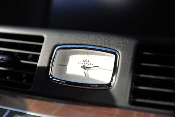 2015-infiniti-q70-and-q70l-22-600-001