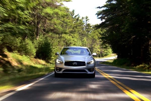2015-infiniti-q70-and-q70l-24-600-001
