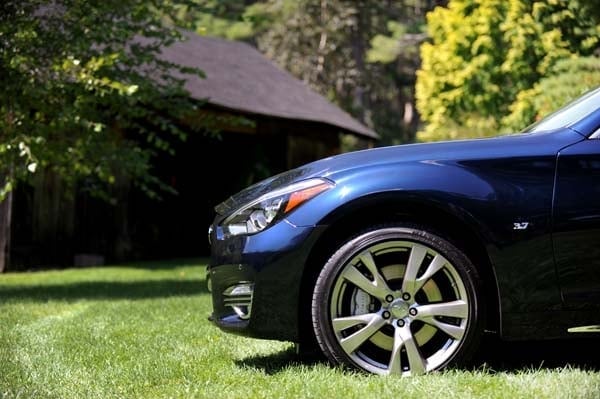 2015-infiniti-q70-and-q70l-3-600-001