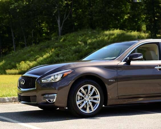2015-infiniti-q70-and-q70l-30-600-001