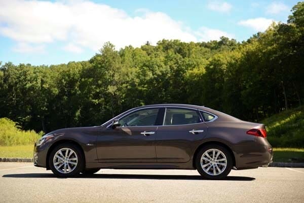 2015-infiniti-q70-and-q70l-31-600-001