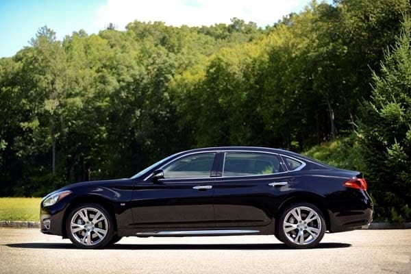 2015-infiniti-q70-and-q70l-38-600-001