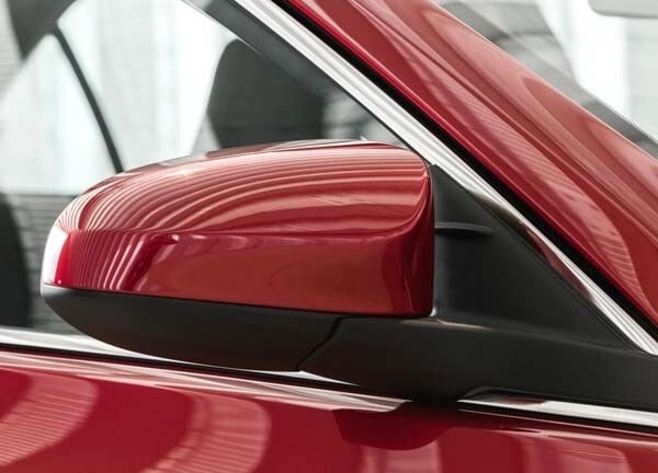 2015-toyota-camry-xle-restyled-side-mirror-detail-600-001