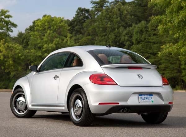 2015-volkswagen-beetle-classic-rear-static1-600-001