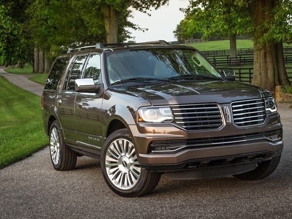 2015lincolnnavigator_12_hr-600-600-001
