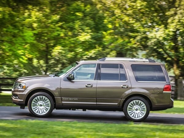 2015lincolnnavigator_14_hr-600-600-001