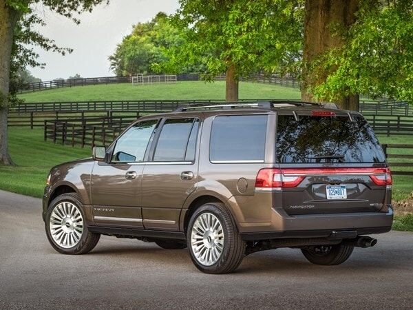 2015lincolnnavigator_16_hr-600-600-001