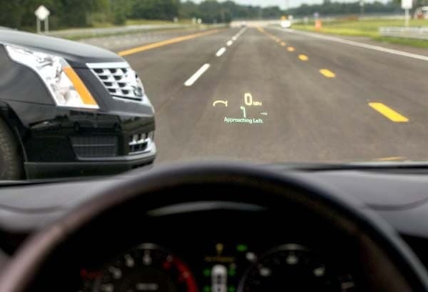 cadillac-cts-v2v-hud1-600-001