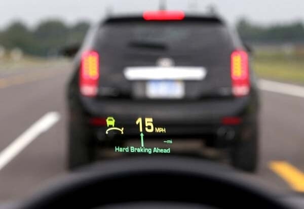 cadillac-cts-v2v-hud2-600-001