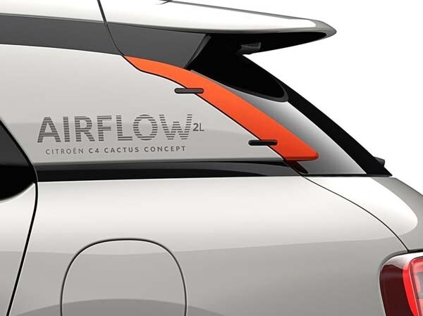 citroen-c4-cactus-airflow-2l-concept-rear-logo-detail1-600-001