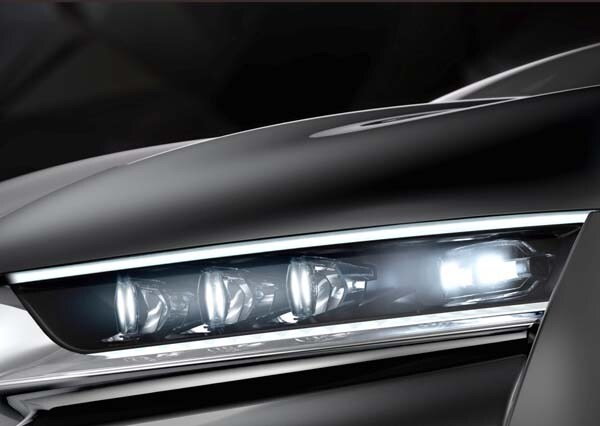 ds-divine-concept-headlamp-detail-600-001