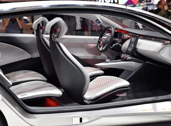 renault-eolab-concept-doors-open-600-001