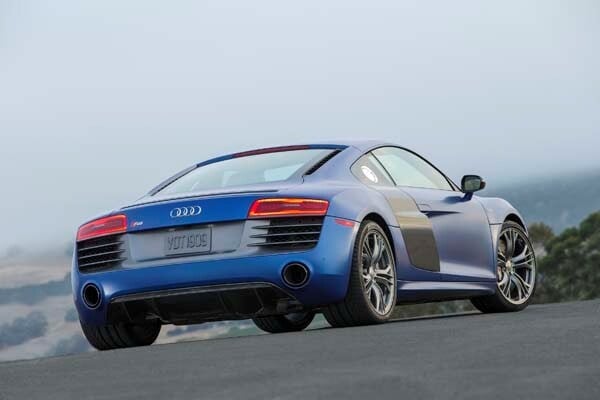 2014-audi-r8-blue-6-600-001
