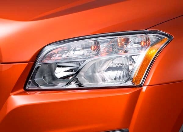 2015-chevrolet-trax-headalamp-detail-600-001
