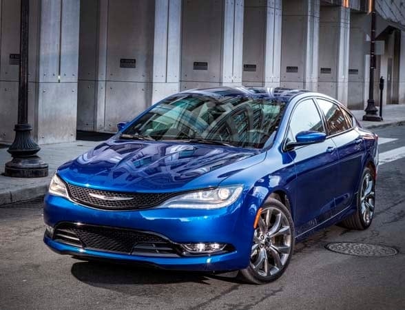 2015-chrysler-200s-front-static1-600-001