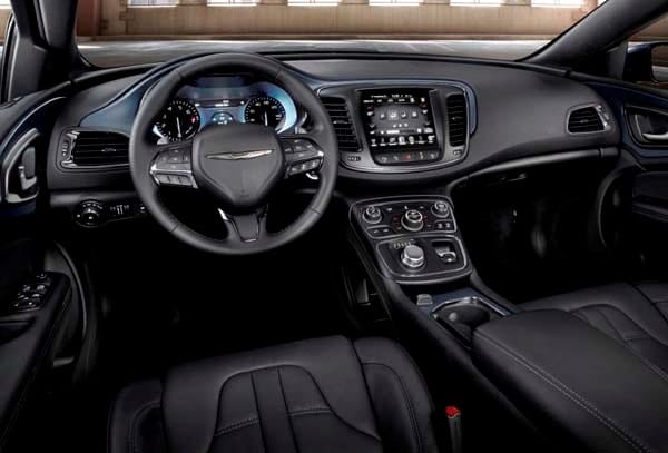2015-chrysler-300s-front-interior-dash-600-001