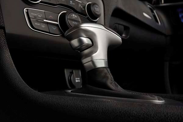 2015-dodge-charger-25-600-001