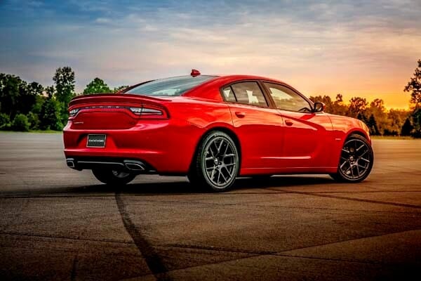 2015-dodge-charger-29-600-001