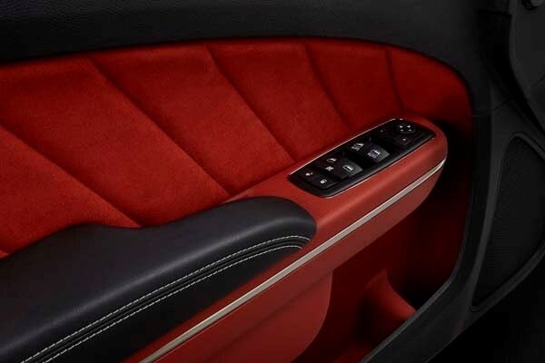 2015-dodge-charger-42-600-001