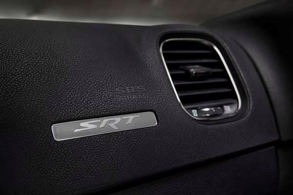 2015-dodge-charger-45-600-001