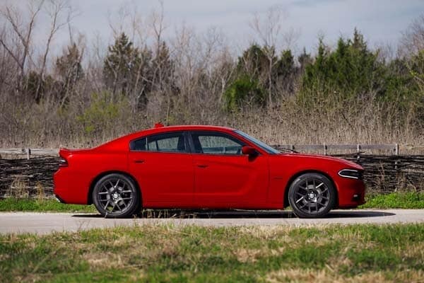 2015-dodge-charger-9-600-001
