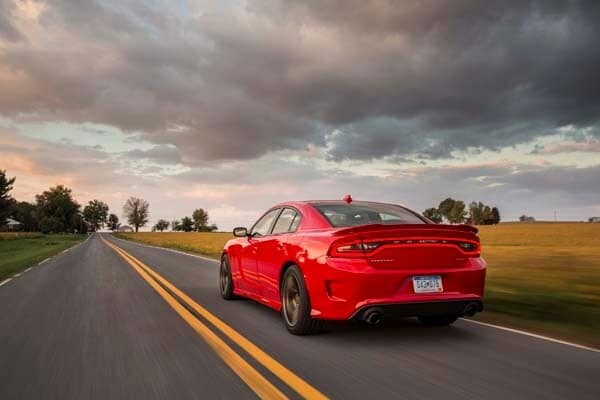 2015-dodge-charger-live-shot-10-600-001