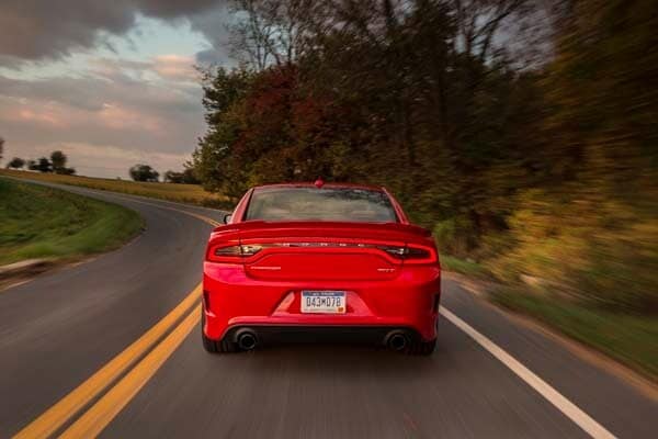 2015-dodge-charger-live-shot-12-600-001