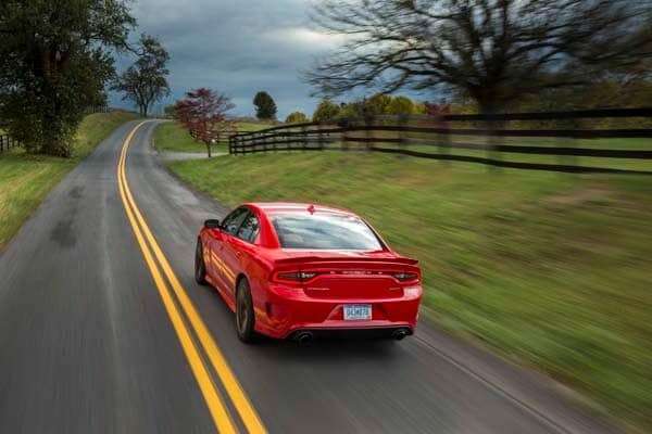 2015-dodge-charger-live-shot-18-600-001