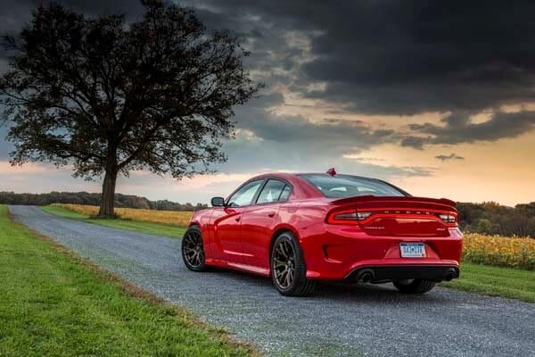 2015-dodge-charger-live-shot-25-600-001