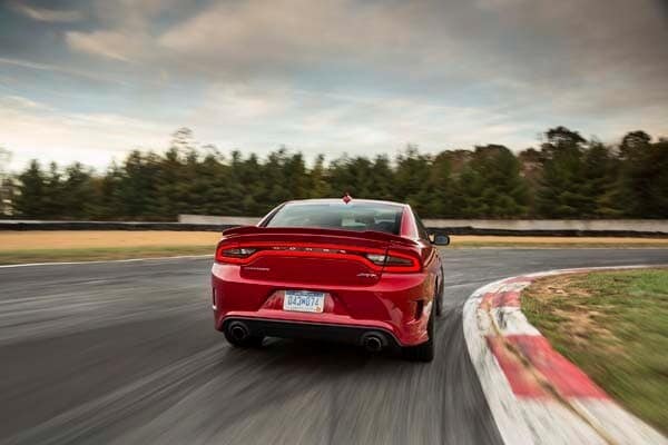 2015-dodge-charger-live-shot-4-600-001