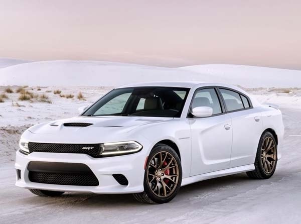 2015-dodge-charger-srt-hellcat-front-static1-600-001