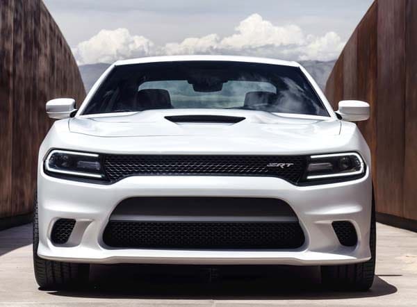 2015-dodge-charger-srt-hellcat-nose-on-static1-600-001