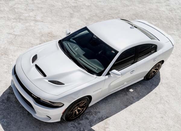 2015-dodge-charger-srt-hellcat-overhead-static1-600-001