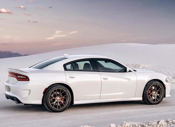 2015-dodge-charger-srt-hellcat-rear-static1-600-001