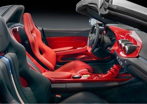 2015-ferrari-f60-america-interior1-600-001