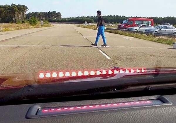 2015-ford-mondeo-pedestrian-detection-system3-600-001