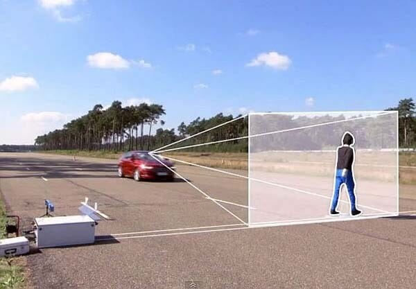 2015-ford-mondeo-pedestrian-detection-system5-600-001