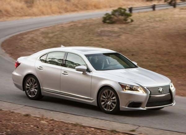 2015-lexus-ls-460-front-pan-action1-600-001