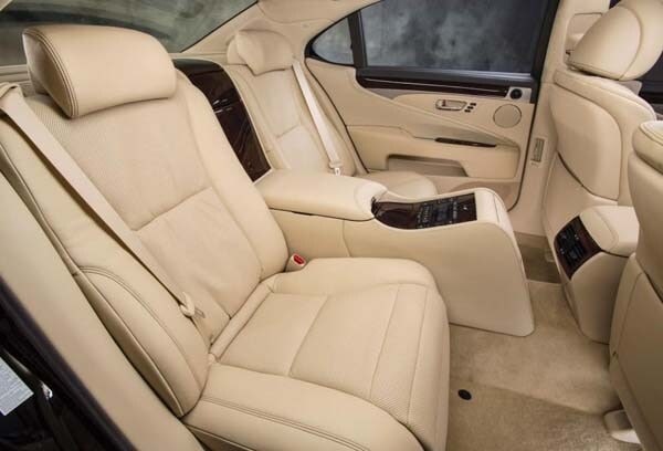 2015-lexus-ls-460l-interior-rear1-600-001