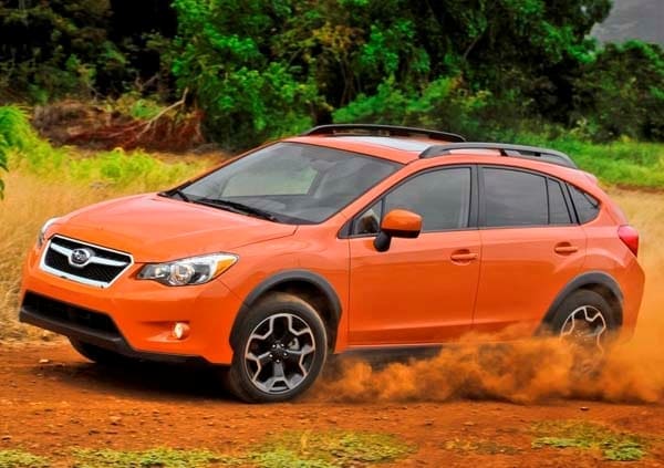 2015-subaru-xv-crosstrek-front-side-action1-600-001