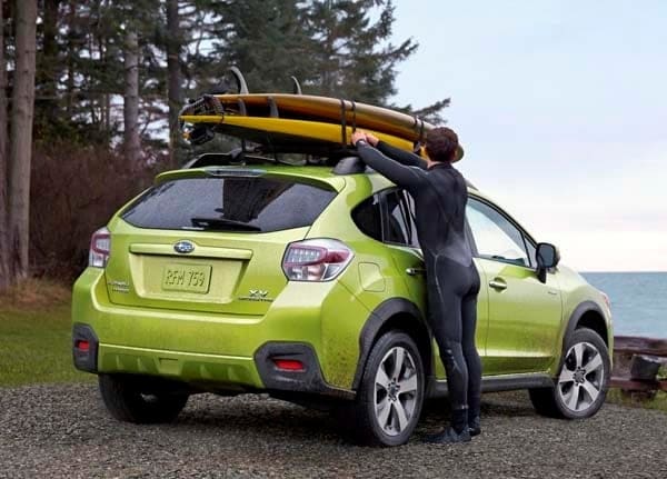 2015-subaru-xv-crosstrek-hybrid-rear-static1-600-001